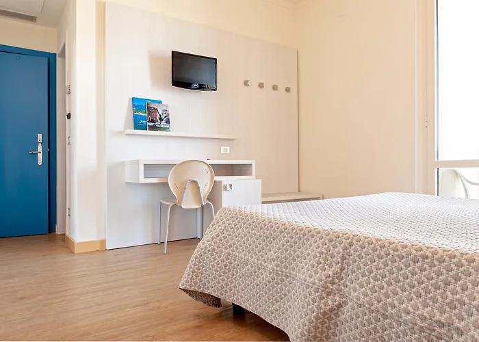 Oceano 3* マリーナ・ディ・ピエトラサンタ