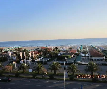 Oceano 3* مارينا دي بييتراسانْت