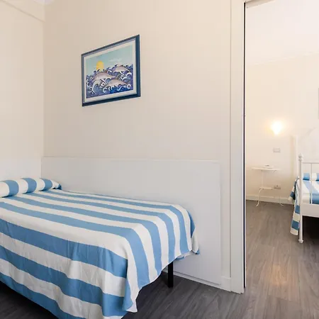 Oceano فندق مارينا دي بييتراسانْت