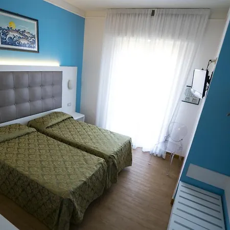 Oceano 3* مارينا دي بييتراسانْت